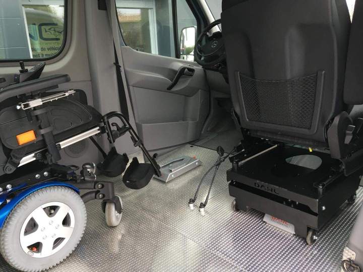 Aménagement de véhicule adapté Surin