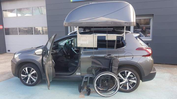 Voiture adaptée pour PMR Surin