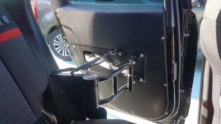 Véhicule équipé pour accès des PMR Surin