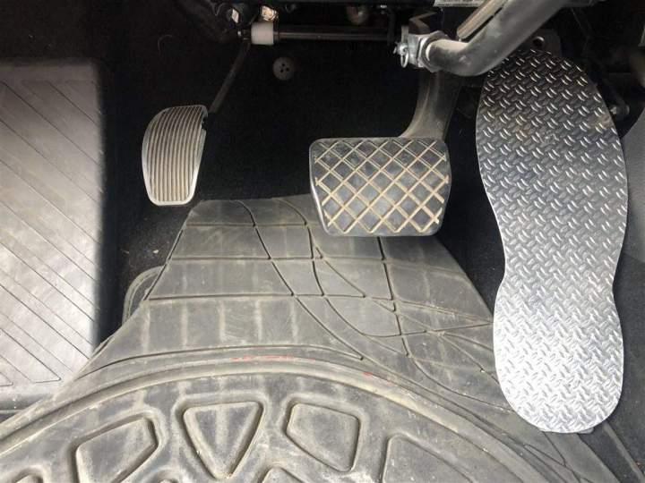 Pédales de voiture pour PMR Surin