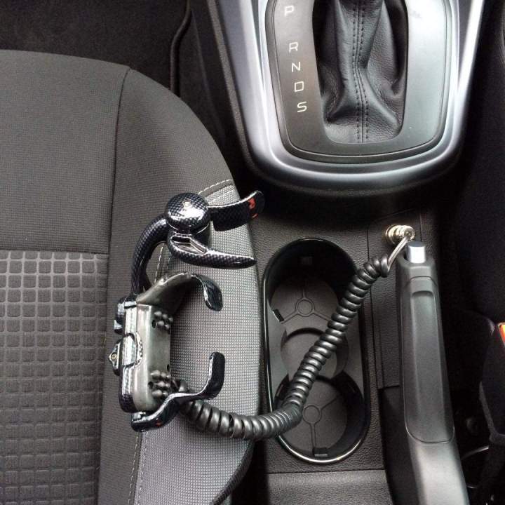 Voiture adaptée pour personne en situation de handicap Surin