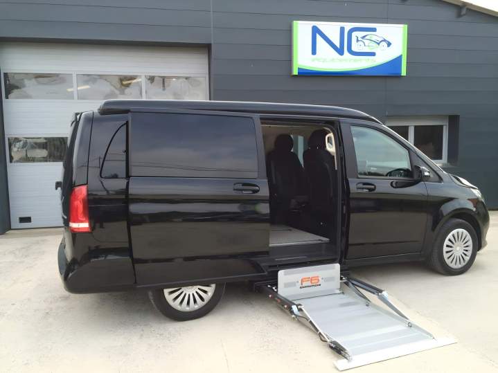 Véhicule adapté pour PMR Surin