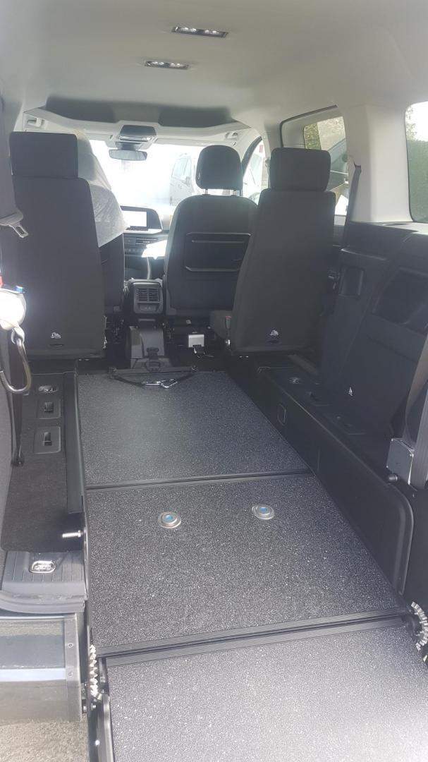 Véhicule avec accès fauteuil roulant Surin