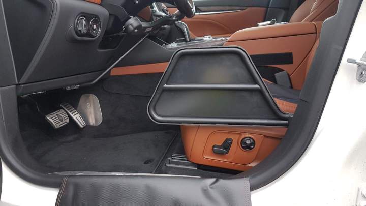 Adaptation de véhicule pour PMR Surin