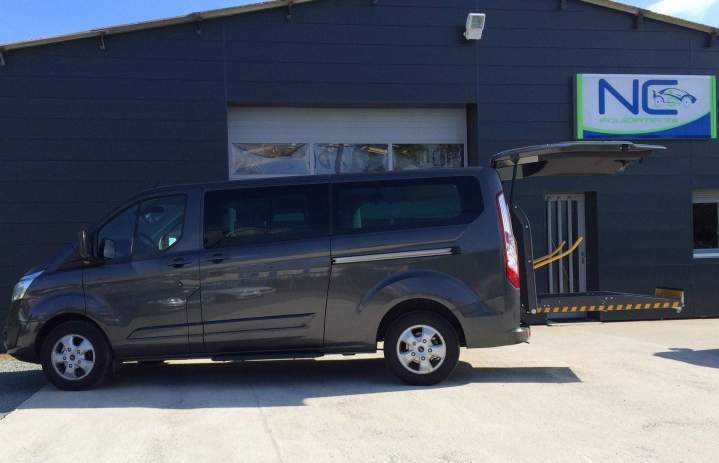 Aménagement de véhicule adapté pour PMR Surin