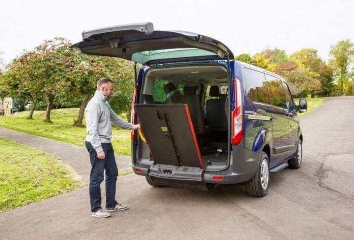 Véhicule accessible pour PMR Surin