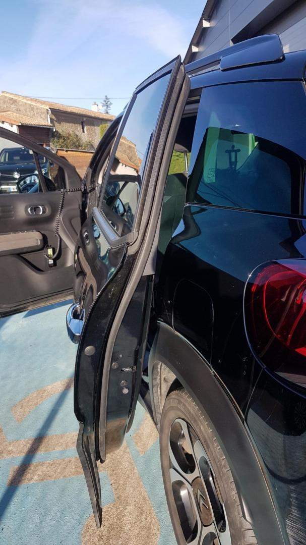 Porte de voiture coulissant pour accès des PMR Surin
