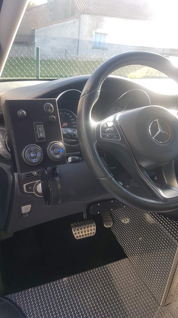 Commande de véhicule pour PMR Surin